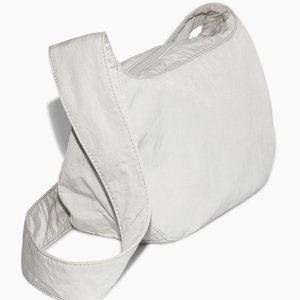◆ユニセックス◆COS NYLON CROSSBODY SADDLE BAG◆送料無料◆ ☆韓国の人気☆【COS】☆COS NYLON CROSSBODY SADDLE BAG☆